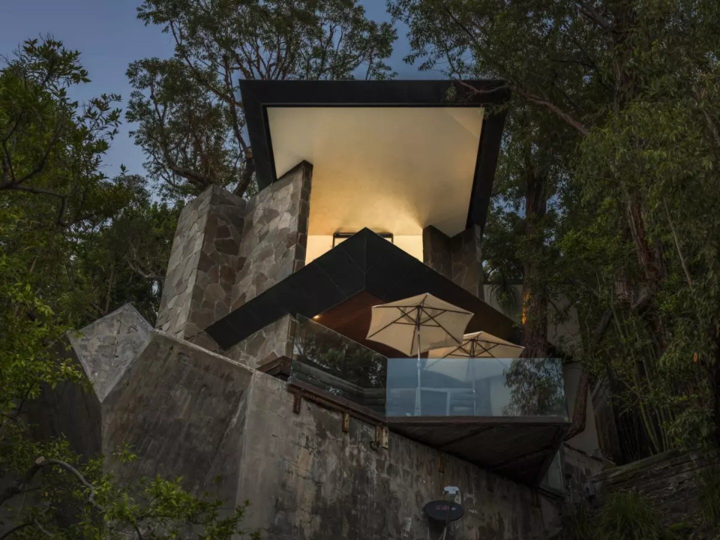 John lautner’s wolff house sold for $11 million in hollywood hills