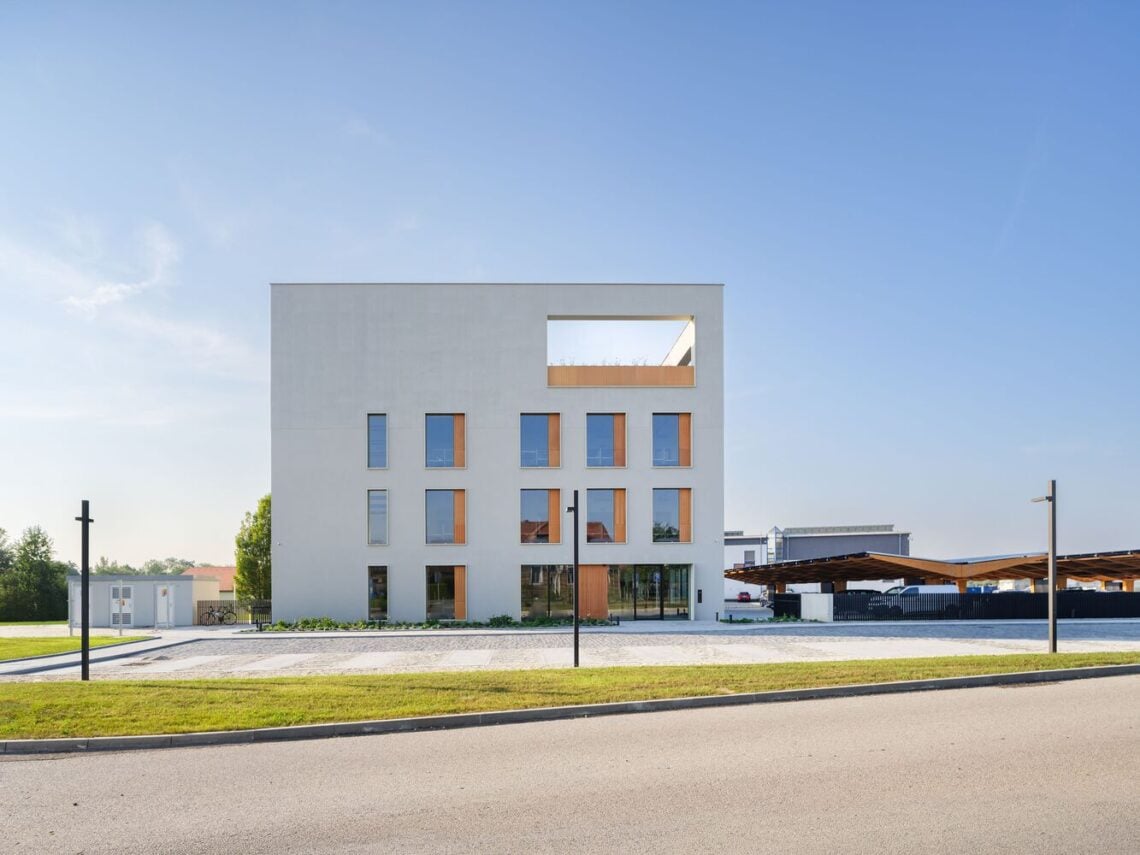 Budexhub administrative building / studio perspektiv