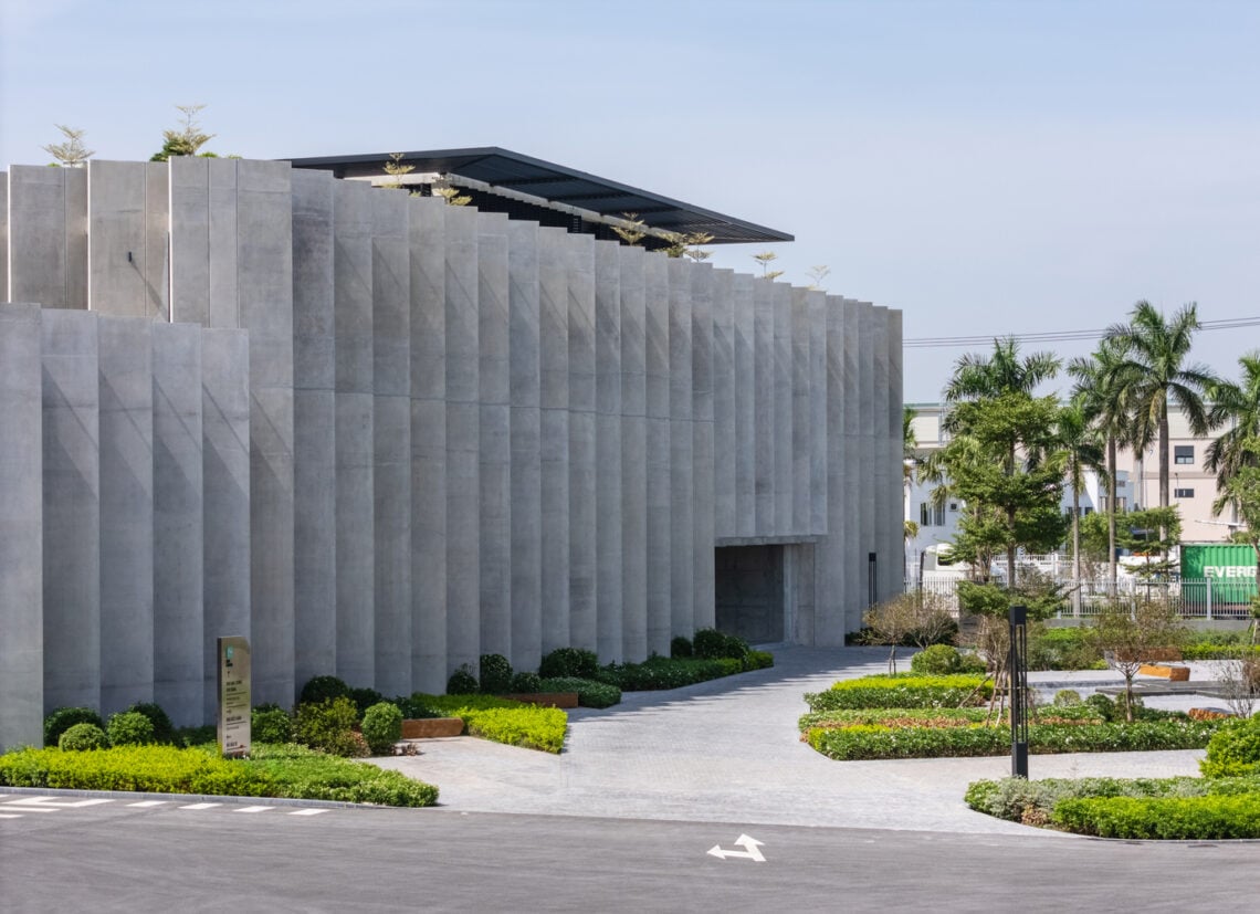 Huy hoang lock factory / baumschlager eberle architekten