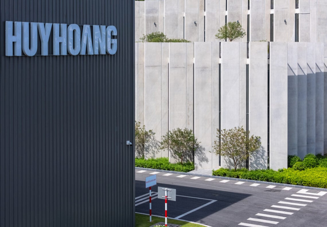 Huy hoang lock factory / baumschlager eberle architekten