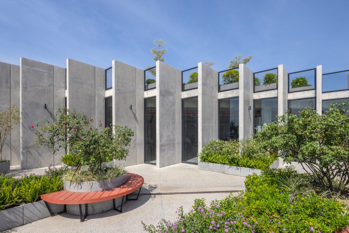 Huy hoang lock factory / baumschlager eberle architekten