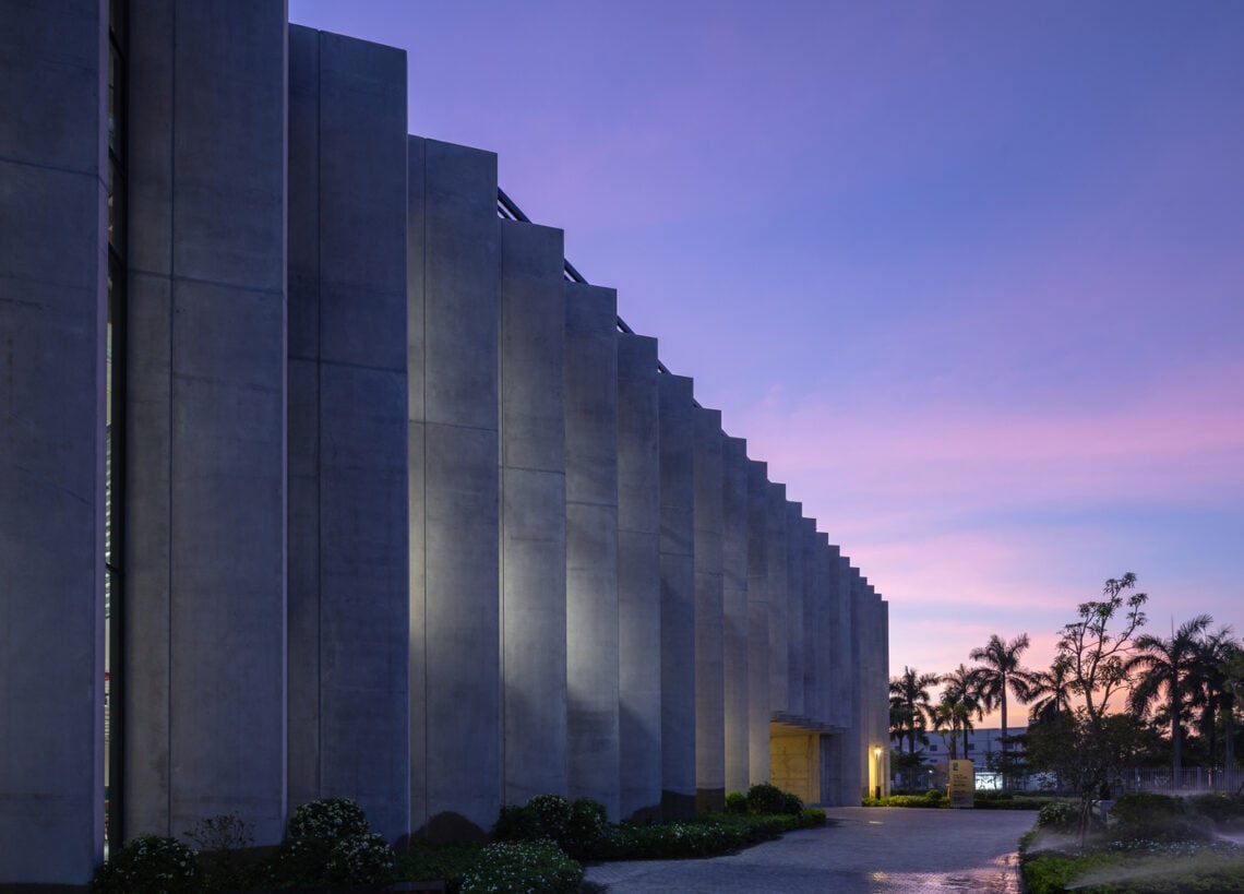 Huy hoang lock factory / baumschlager eberle architekten