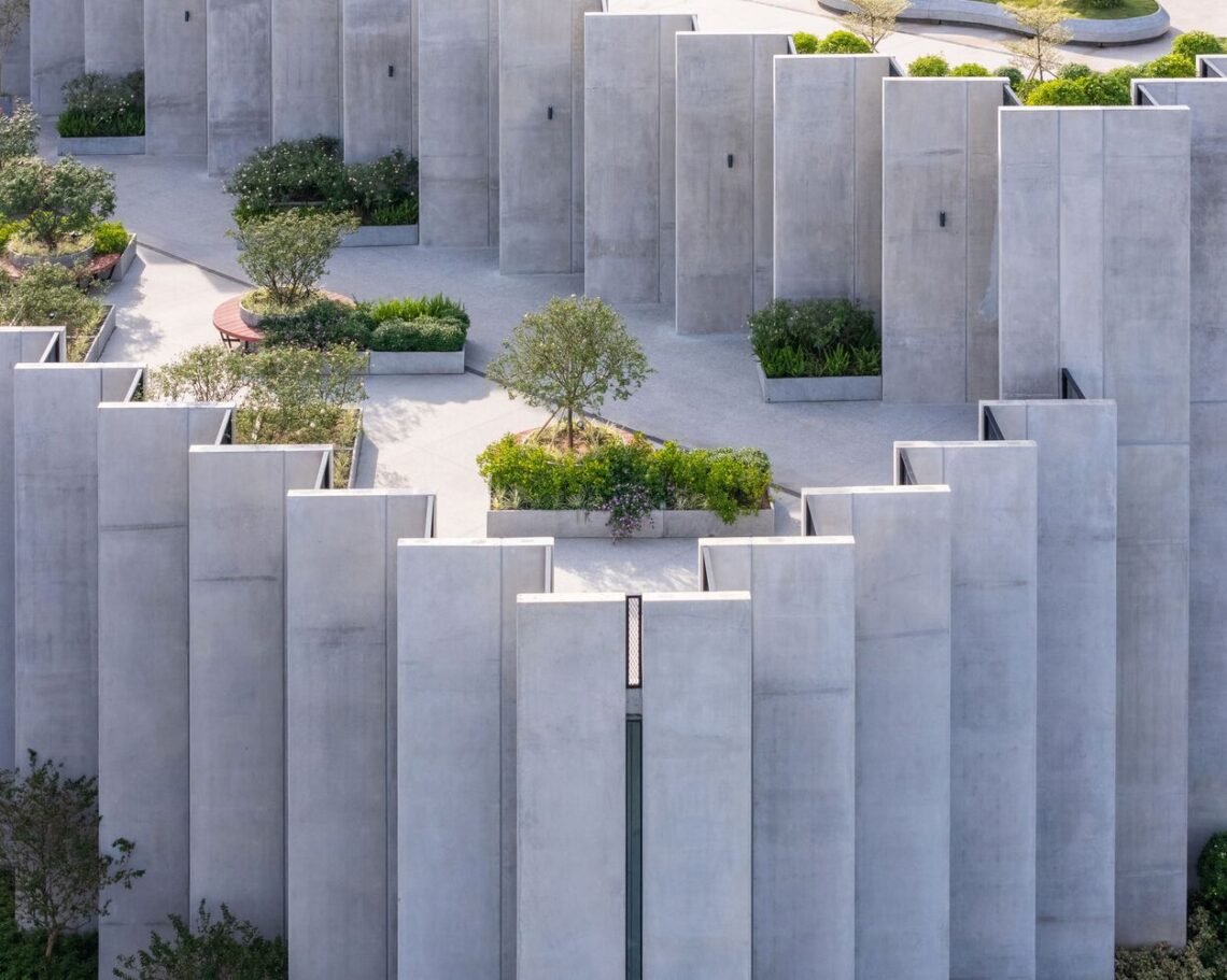 Huy hoang lock factory / baumschlager eberle architekten