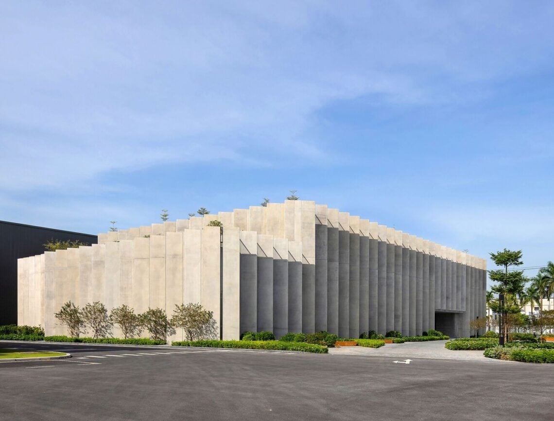 Huy hoang lock factory / baumschlager eberle architekten
