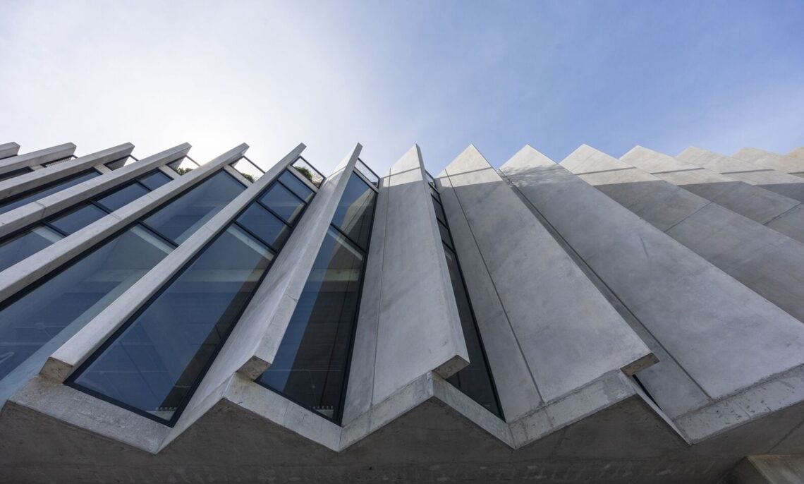 Huy hoang lock factory / baumschlager eberle architekten
