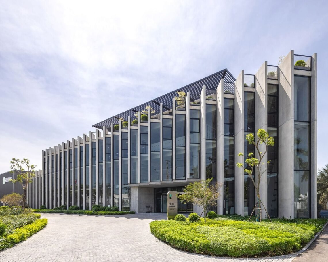 Huy hoang lock factory / baumschlager eberle architekten
