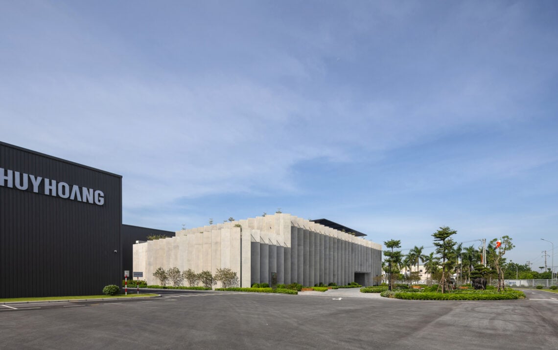 Huy hoang lock factory / baumschlager eberle architekten