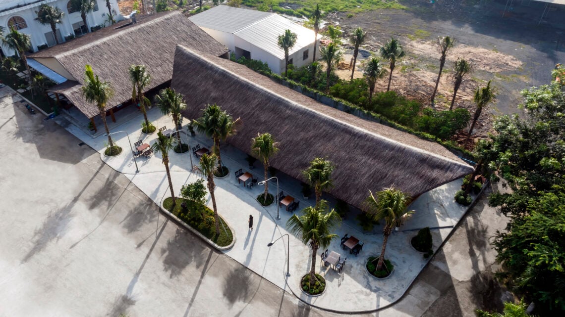Keeng seafood restaurant / bambubuild