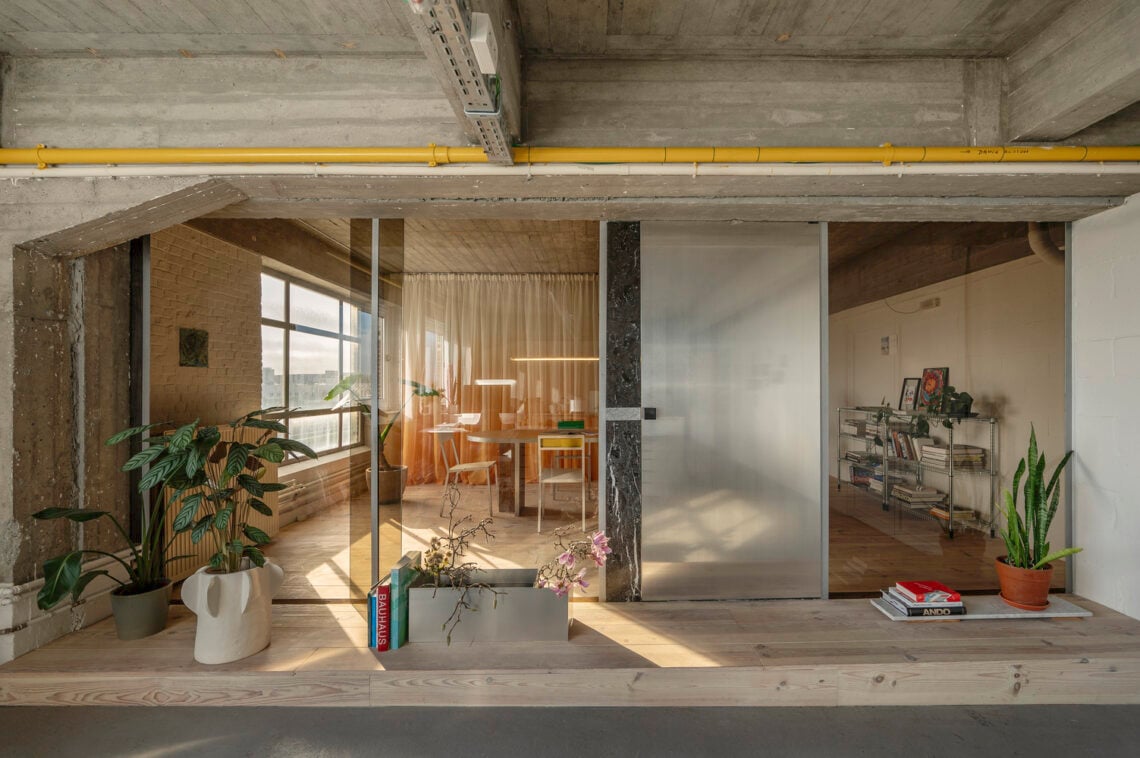 Marie thumas workplace / tweestroom architecten