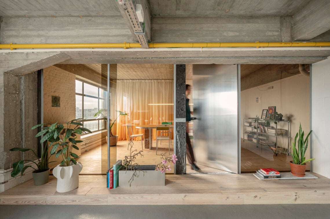 Marie thumas workplace / tweestroom architecten
